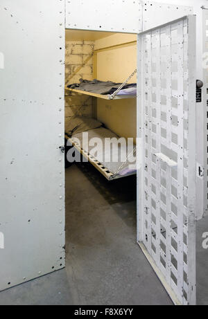 Eisen-Gefängniszelle im alten Fort Walla Walla, Washington, USA, 2015. Stockfoto
