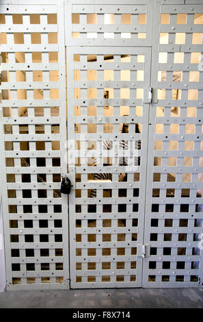 Eisen-Gefängniszelle im alten Fort Walla Walla, Washington, USA, 2015. Stockfoto