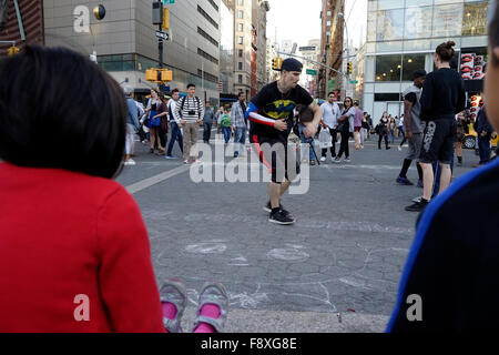 Street Performer Breakdance am Union Square, Lower Manhattan, New York City, New York.USA Stockfoto