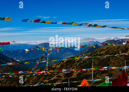 Bergketten, bewaldeten Hügeln, Tälern, Flüssen, tibetischen autonomen Präfektur, China, Yunnan, VR China, Volksrepublik China Stockfoto