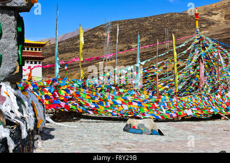 Bergketten, bewaldeten Hügeln, Tälern, Flüssen, tibetischen autonomen Präfektur, China, Yunnan, VR China, Volksrepublik China Stockfoto