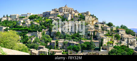 Gordes mittelalterlichen Dorf erbaut auf einem Felsen-Hügel im Luberon, Provence Cote Azur Region, Frankreich. Stockfoto