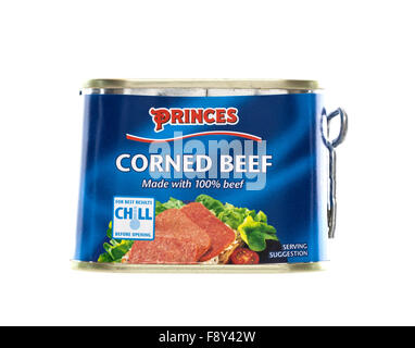 Tin von Fürsten Corned Beef auf weißem Hintergrund Stockfoto