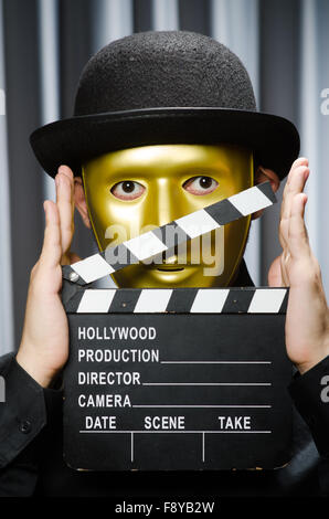 Lustiges Konzept mit theatralischen Maske Stockfoto