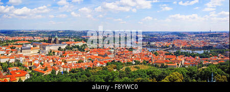 Luftbild Panorama der Prager Burg, Mala Strana, Moldau in Prag Stockfoto