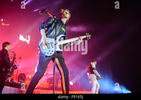 Liverpool, Großbritannien. 12. Dezember 2015. John Taylor von Duran Duran führt die endgültige Datum Ihrer Tour an der Liverpool Echo Arena. &Acirc;&copy; Paul Warburton/Alamy leben Nachrichten Stockfoto