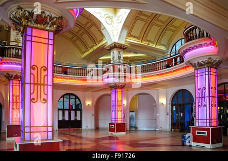 Inneren Foyer der Kursaal Amusement Park, Marine Parade, Southend-On-Sea, Essex, England, Vereinigtes Königreich Stockfoto