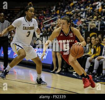 Berkeley USA ca. 12. Dezember 2015. Nebraska Natalie Romeo Spiel hit 24 Punkte während der NCAA Frauen Basketball-Spiel zwischen Nebraska Cornhuskers und California Golden Bears 80-87 verloren an Hass Pavillon Berkeley Kalifornien Thurman James/CSM/Alamy Live News Stockfoto