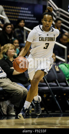 Berkeley USA ca. 12. Dezember 2015. Kalifornien während der NCAA Frauen-Basketball-Spiel zwischen Nebraska Cornhuskers und California Golden Bears 87-80 Sieg bei Hass Pavillon Berkeley Kalifornien Thurman James/CSM/Alamy Live News Stockfoto