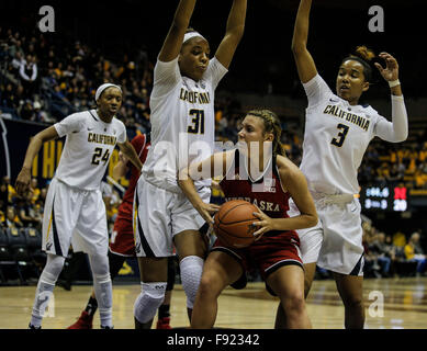 Berkeley USA ca. 12. Dezember 2015. Nebraska Natalie Romeo Spiel hit 24 Punkte während der NCAA Frauen Basketball-Spiel zwischen Nebraska Cornhuskers und California Golden Bears 80-87 verloren an Hass Pavillon Berkeley Kalifornien Thurman James/CSM/Alamy Live News Stockfoto