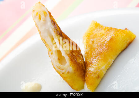 Frikadellen mit Quark in der Platte Stockfoto