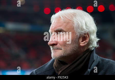 Leverkusen, Deutschland. 12. Dezember 2015. Leverkusens Sportdirektor Rudi Voeller vor dem Bundesliga-Fußball-Spiel Bayer Leverkusen Vs Borussia Moenchengladbach in Leverkusen, Deutschland, 12. Dezember 2015 abgebildet. Foto: Guido Kirchner/Dpa/Alamy Live News Stockfoto