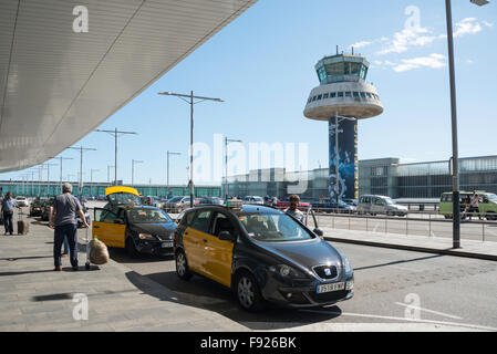 Abflugebene im Flughafen Barcelona-El Prat, El Prat de Llobregat, Baix Llobregat County, Katalonien, Spanien Stockfoto