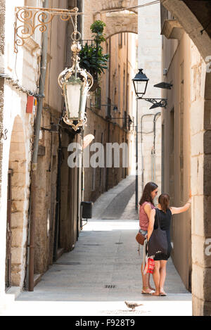 Gasse in der Altstadt, Girona (Gerona), Provinz Girona, Katalonien, Spanien Stockfoto