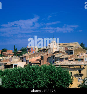 Dorf Roussillon gehockt, Lubéron, Vaucluse, Provence, Frankreich, Europa Stockfoto