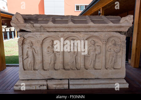 Sarkophag im archäologischen Museum von Ephesus Stockfoto