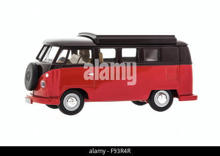 Alten VW-Bus Made By Corgi auf weißem Hintergrund Stockfoto