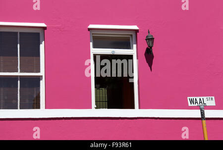Bunte Häuser auf Wale Street in Bo Kaap Viertel von Kapstadt Stockfoto