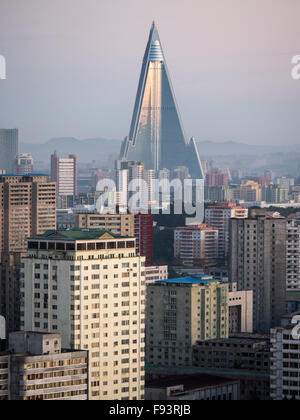 Ryugyong Hotel und Skyline von Pjöngjang, Nordkorea, Asien Stockfoto