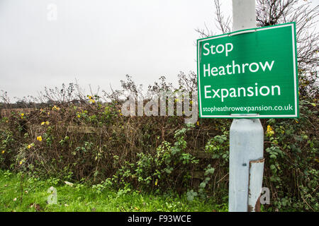 Ein Stop Heathrow Expansion Schild in Sipson, einem alten Dorf, das durch die Erweiterung des Flughafens von Heathrow von der Zerstörung bedroht ist Stockfoto