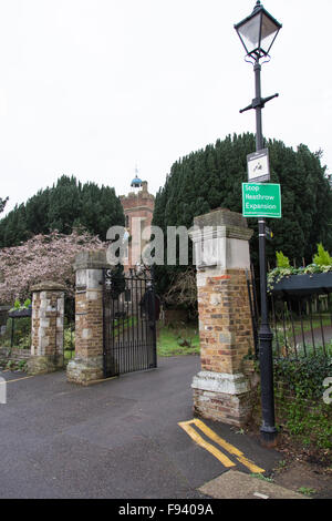 Harmondsworth bedroht ein altes Dorf mit Zerstörung durch Ausbau des Flughafens Heathrow Stockfoto