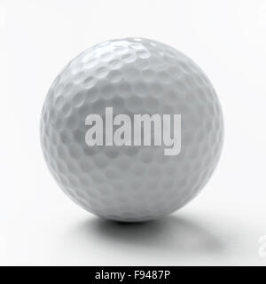 Golfball mit Beschneidungspfad Stockfoto