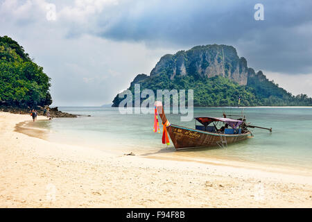 Strand auf Tup Island (auch bekannt als Wanne Island, Koh tippen oder Koh Thap). Provinz Krabi, Thailand. Stockfoto