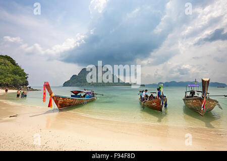 Strand auf Tup Island (auch bekannt als Wanne Island, Koh tippen oder Koh Thap). Provinz Krabi, Thailand. Stockfoto