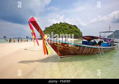 Strand auf Tup Island (auch bekannt als Wanne Island, Koh tippen oder Koh Thap). Provinz Krabi, Thailand. Stockfoto