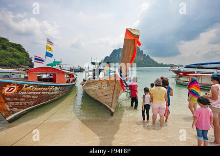 Strand auf Tup Island (auch bekannt als Wanne Island, Koh tippen oder Koh Thap). Provinz Krabi, Thailand. Stockfoto