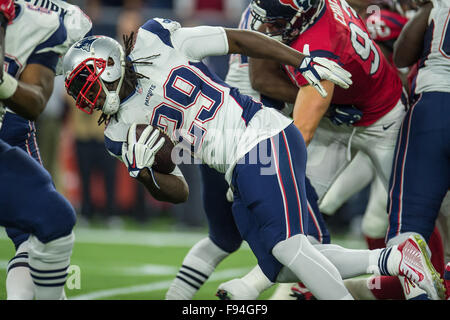 Houston, Texas, USA. 13. Dezember 2015. New England Patriots Runningback LeGarrette Blount (29) trägt den Ball im 1. Quartal ein NFL-Spiel zwischen den Houston Texans und die New England Patriots NRG-Stadion in Houston, TX am 13. Dezember 2015. Bildnachweis: Trask Smith/ZUMA Draht/Alamy Live-Nachrichten Stockfoto