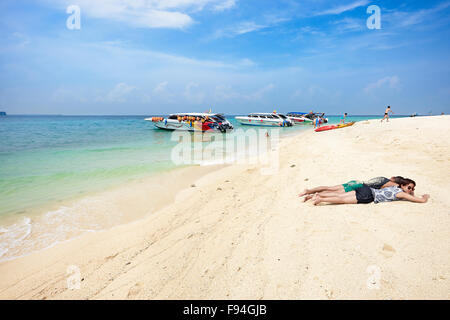 Strand auf Poda Island (Koh Poda). Provinz Krabi, Thailand. Stockfoto