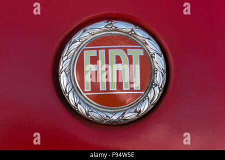 Älteres Auto logo Fiat Zeichen Stockfoto