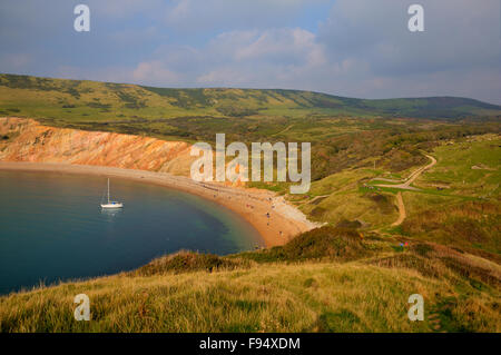 Worbarrow Bucht östlich von Lulworth Cove auf Dorset Küste England Großbritannien in kräftigen Farben Stockfoto