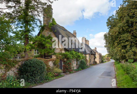 Strohgedeckten Hütten in der Nähe der Cotswold-Dorf Broadway, Worcestershire, England. Stockfoto