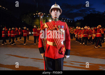 Brasilianische Marine Corps Band am 2011 Edinburgh Military Tattoo in Edinburgh, Schottland. Stockfoto