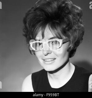 Deutsche Plant und Fernsehmoderatorin Karin von Faber, Deutschland 1968. Die deutsche Schauspielerin und TV-Moderatorin Karin von Faber, Deutschland 1968. Stockfoto