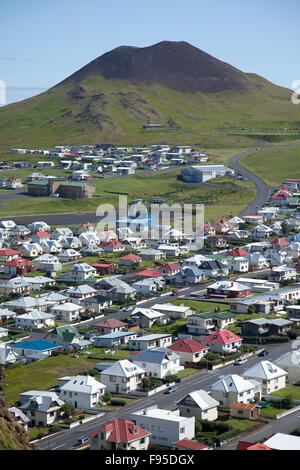 Vestmannaeyjar (Englisch: The Westmännerinseln) abseits der isländischen Küste. Stockfoto