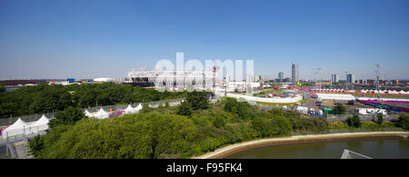 Das Olympiastadion London ist auf eine rautenförmige Insel zwischen zwei vorhandenen Wasserstraßen, befindet sich in der südlichen stationiert. Stockfoto