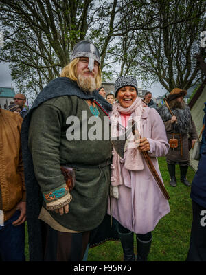 Mann gekleidet in traditionellen Wikinger Kleidung, isländische Independence Day, 17. Juni, Reykjavik, Island Stockfoto