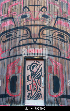 Ksan Historical Village, eine Nachbildung des alten Dorfes Gitxsan befindet sich am Zusammenfluss der Flüsse Skeena und Bulkley, Stockfoto