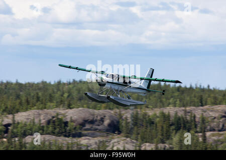 Ein Biber-Wasserflugzeug startet von Yellowknife, Northwest Territories, Kanada Stockfoto
