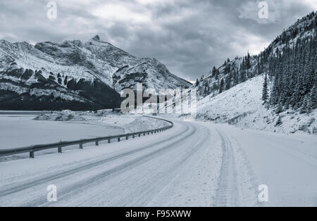 Autobahn 11 aus Mount Michener Sicht, Abraham Lake, Alberta, Kanada Stockfoto