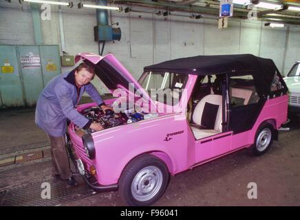 30.04.1991 - Zeremonie für die letzten Trabant-Autos, die das Werk VEB Sachsenring Zwickau Automobilwerke nach der Wiedervereinigung zwischen der Deutschen Demokratischen Republik (DDR) und die Bundesrepublik Deutschland (BRD verlassen) Stockfoto