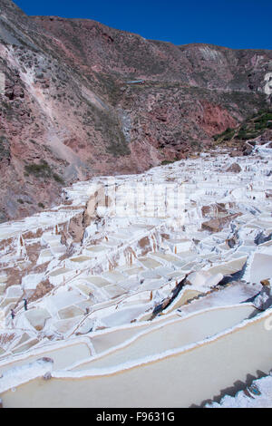 Salz Teich Minen von Maras, 40 Kilometer nördlich von Cuzco, in der Region von Cusco-Peru Stockfoto