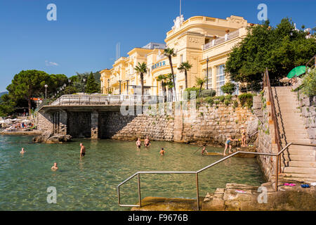 Hotel Kvarner. Dies war das erste Hotel in Opatija und vermutlich an der Ostküste der Adria. Es wurde 1884 erbaut. Stockfoto