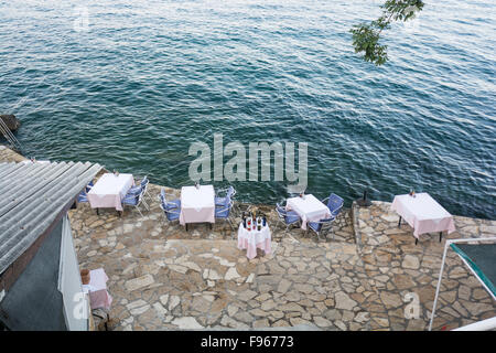 Zusätzlich zu den Parks, Hotels und Villen ist eines der markantesten Wahrzeichen Opatijas der berühmten Strandpromenade Lungomare Stockfoto