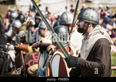 Wikinger in Nachstellung der Schlacht an der isländischen Festival of Manitoba, Gimli, Manitoba, Kanada Stockfoto