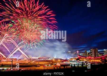 Feuerwerk am 2015 Calgary Stampede, Calgary, Alberta, Kanada. Stockfoto