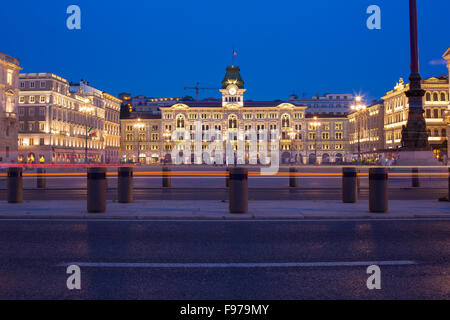 Piazza Unita d'Italia in der Innenstadt von Triest, Friaul-Julisch Venetien, Italien Stockfoto